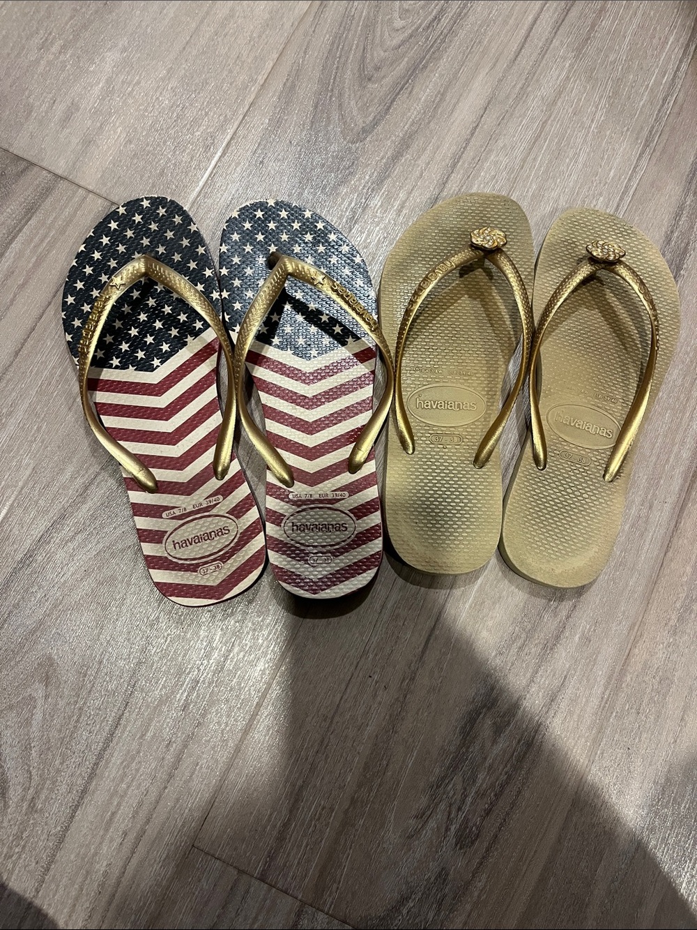 Havaianas Women’s Gold Strap Flip Flops — American Flag Print & Metallic Gold